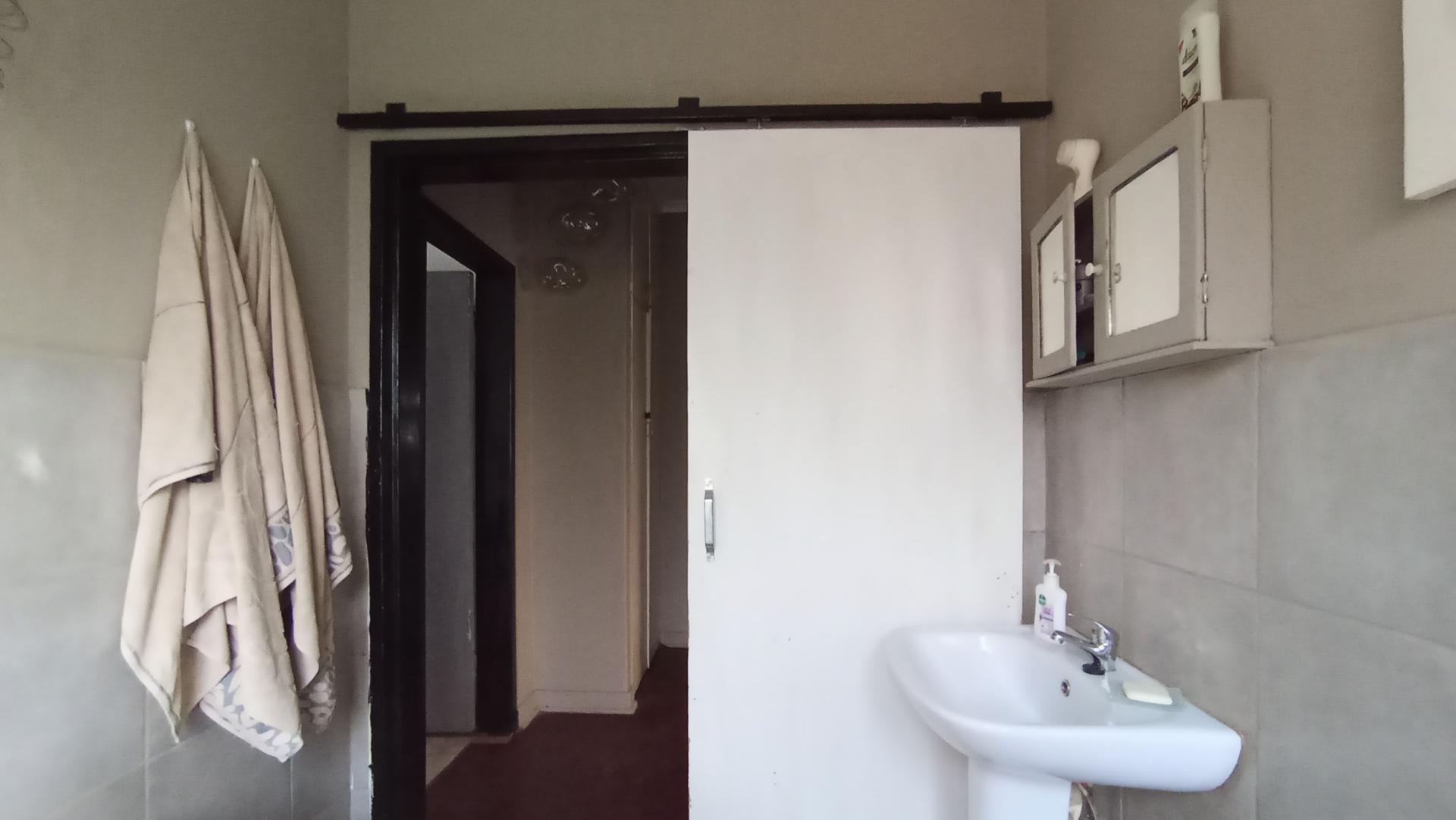 Bathroom 1 - 7 square meters of property in Fishers Hill