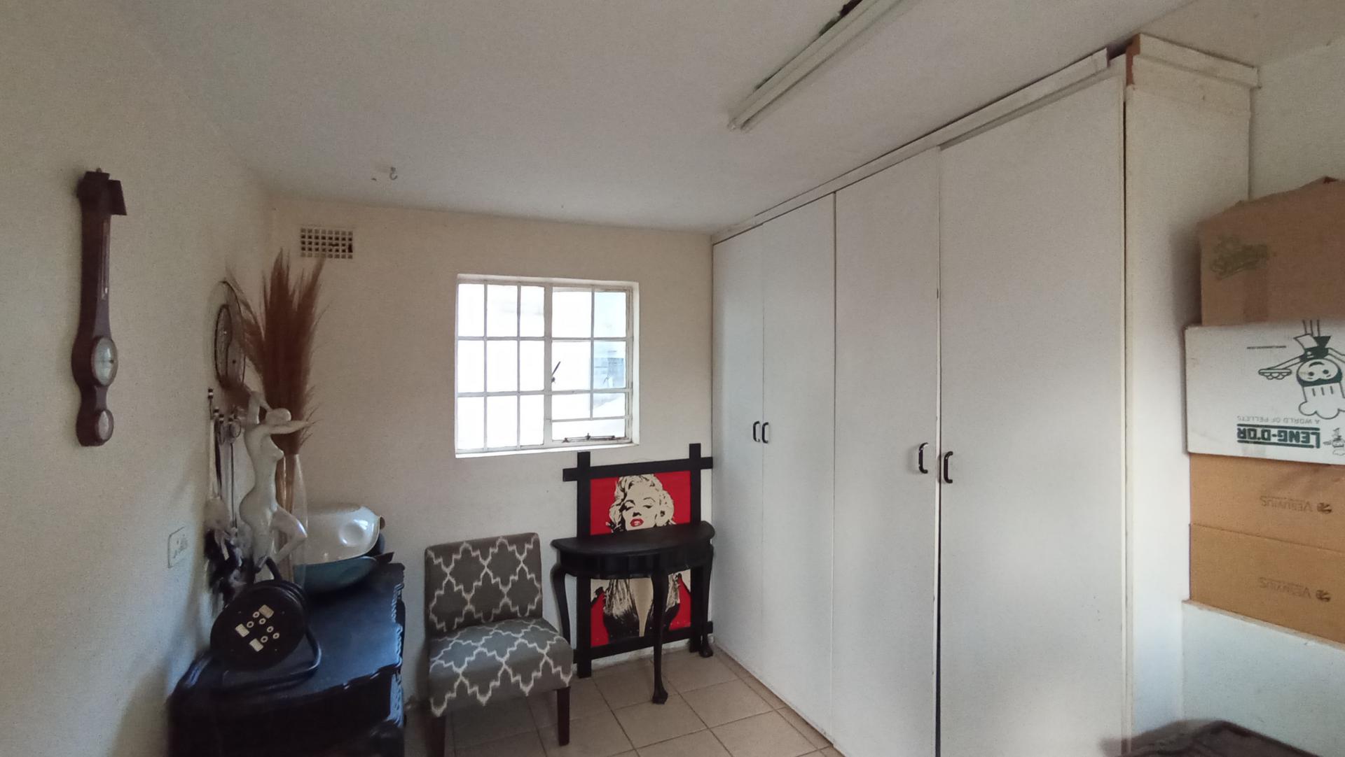 Rooms - 25 square meters of property in Fishers Hill