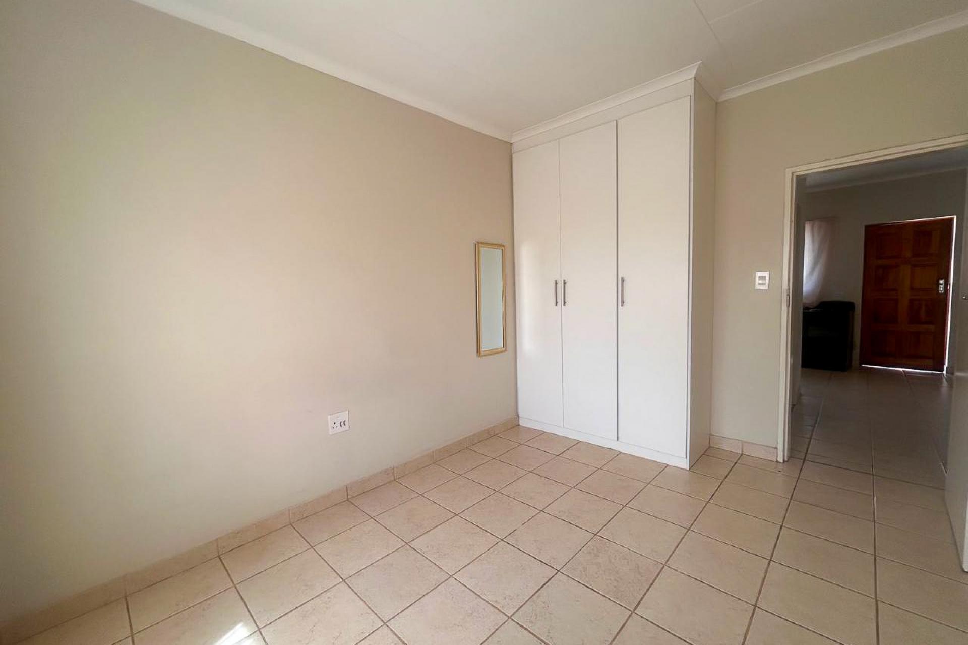 Bed Room 1 of property in Dassierand