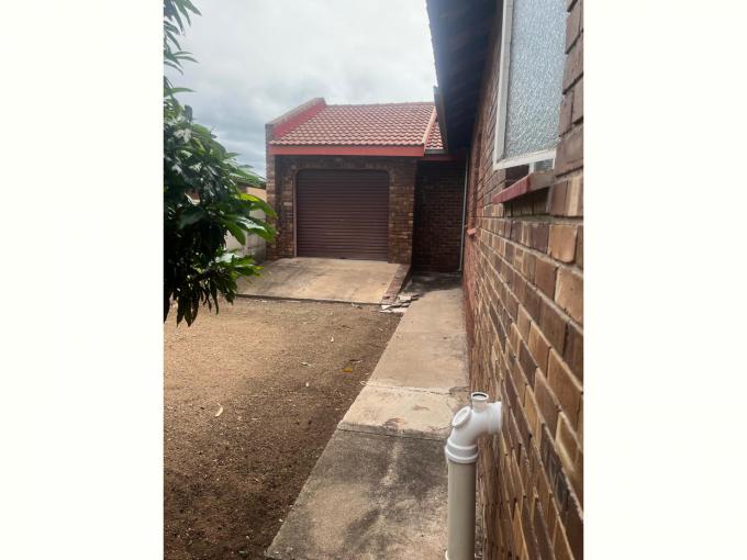 3 Bedroom House for Sale For Sale in Bendor - MR672279