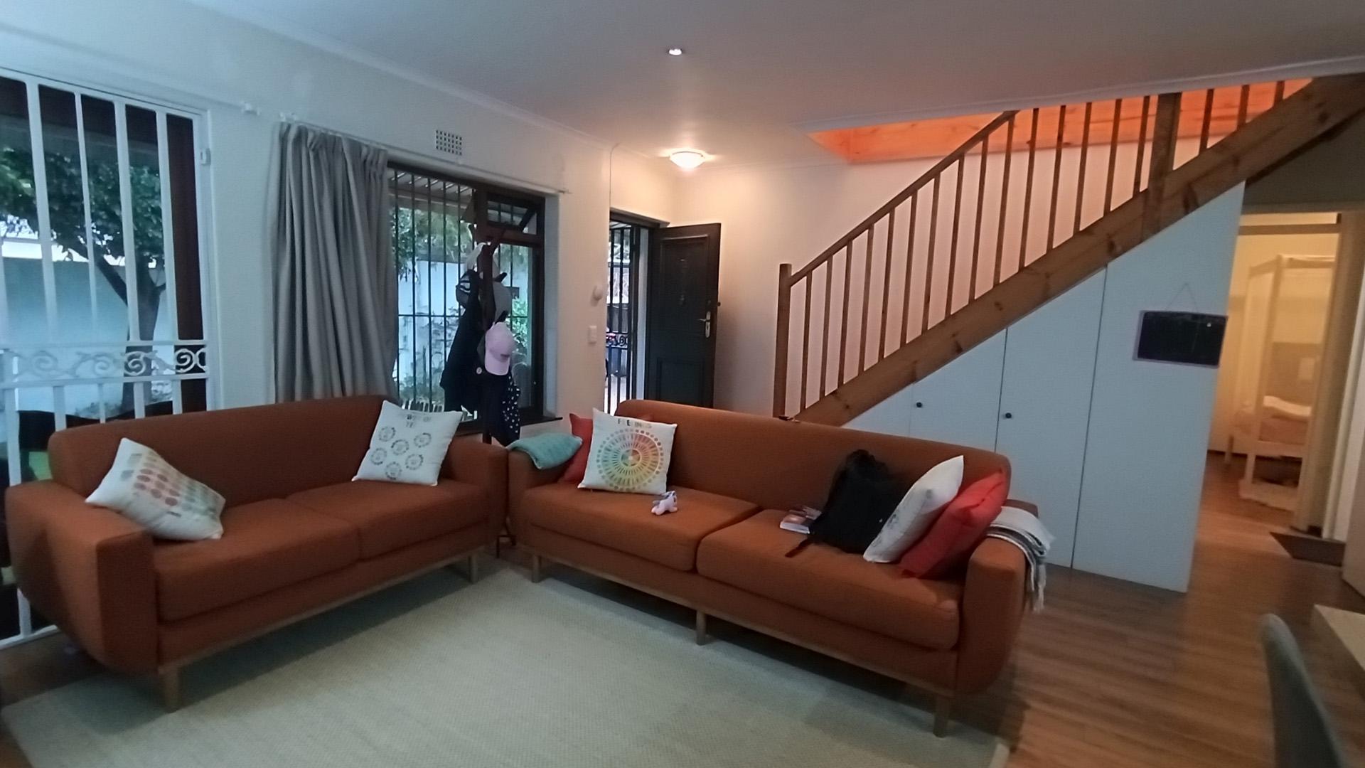 Lounges - 30 square meters of property in Pinelands