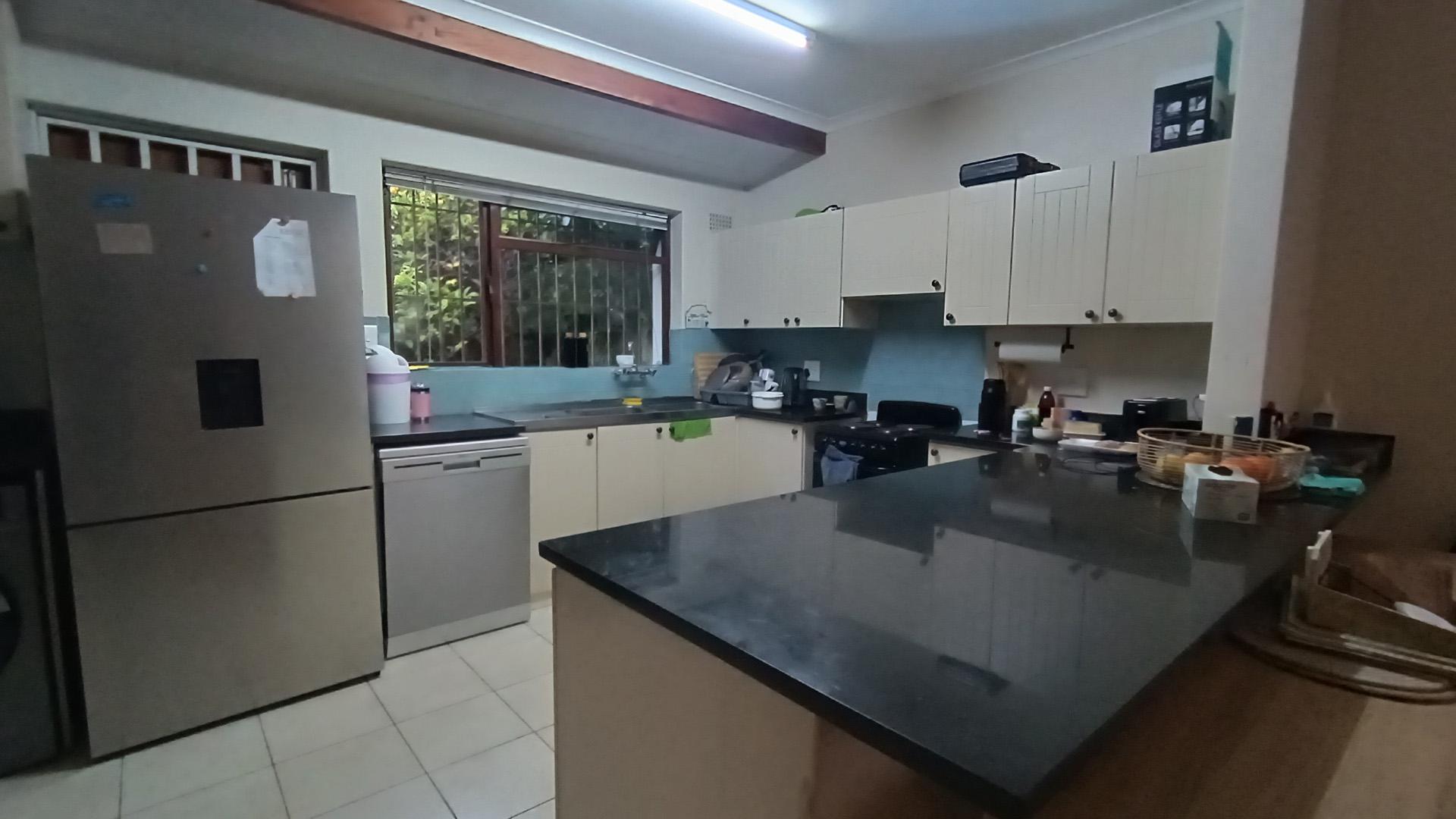 Kitchen - 18 square meters of property in Pinelands