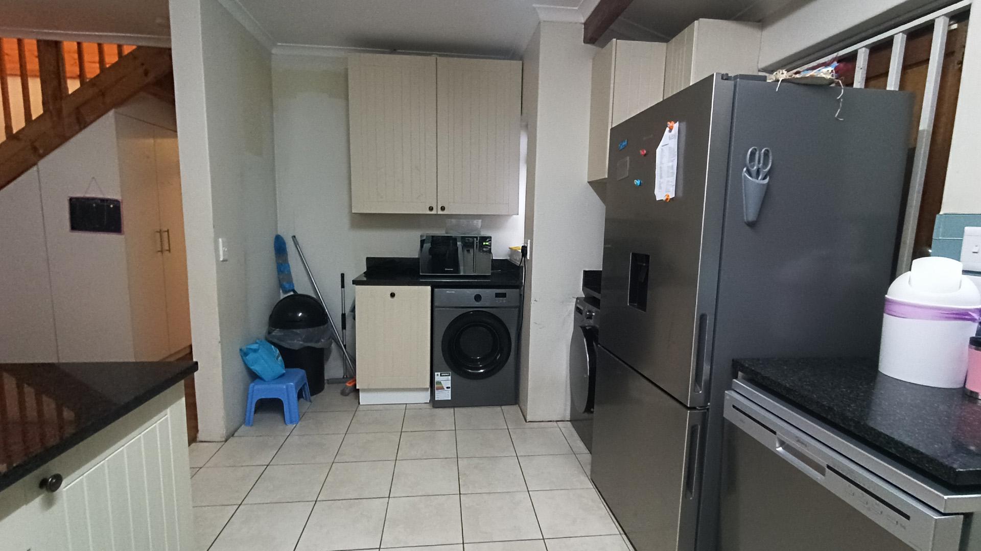 Kitchen - 18 square meters of property in Pinelands