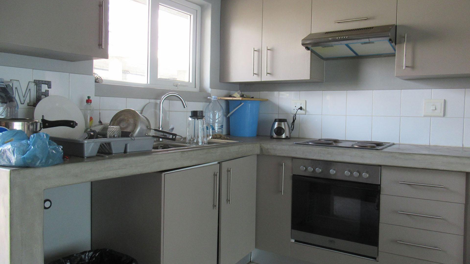 Kitchen - 10 square meters of property in Northgate (JHB)