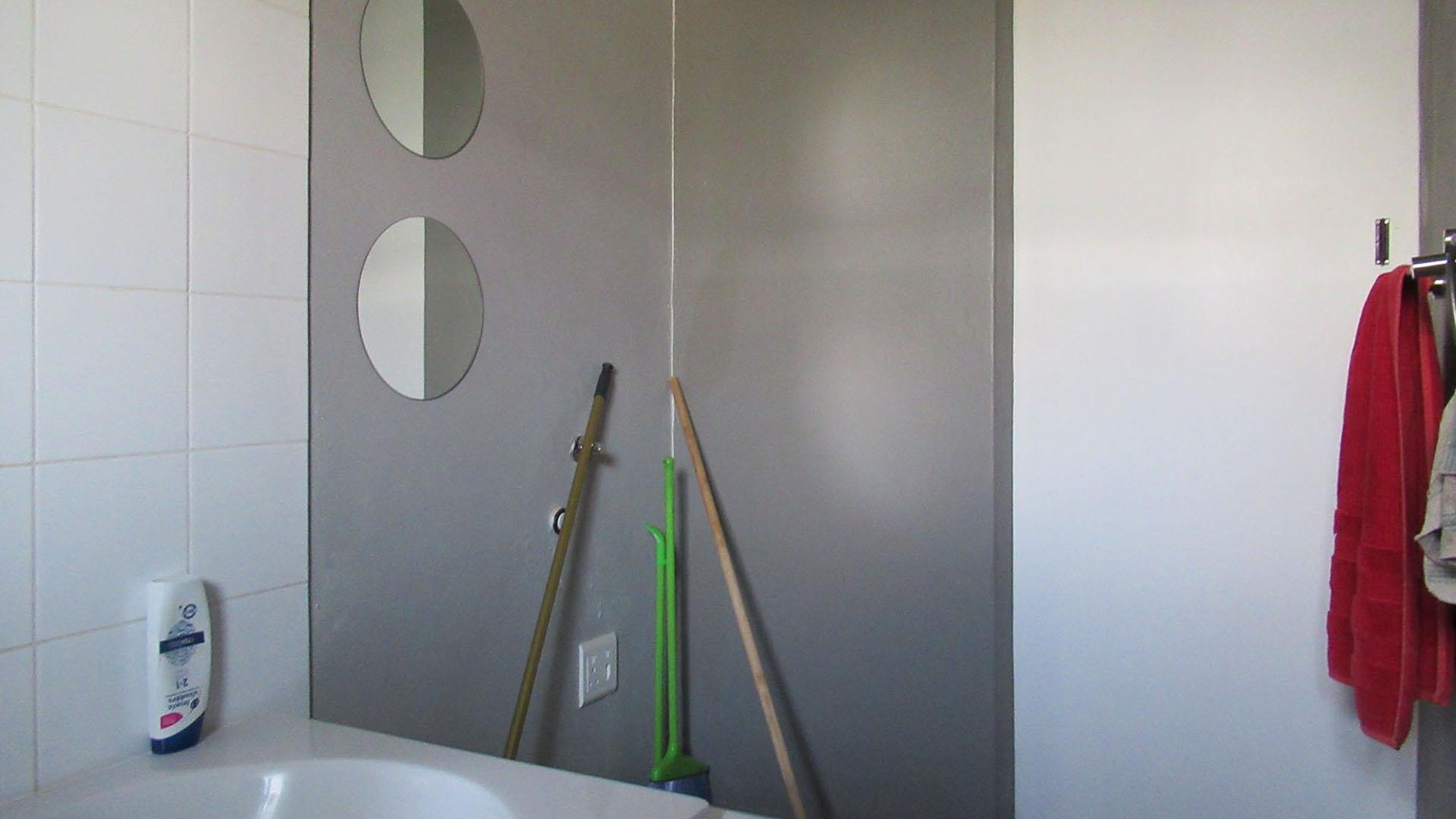 Bathroom 1 - 5 square meters of property in Northgate (JHB)