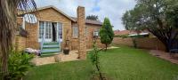3 Bedroom 2 Bathroom Simplex for Sale for sale in Honeydew Manor