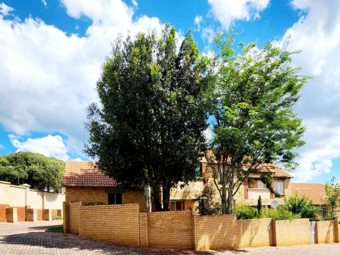 2 Bedroom Simplex for Sale For Sale in Mooikloof Ridge - MR672361
