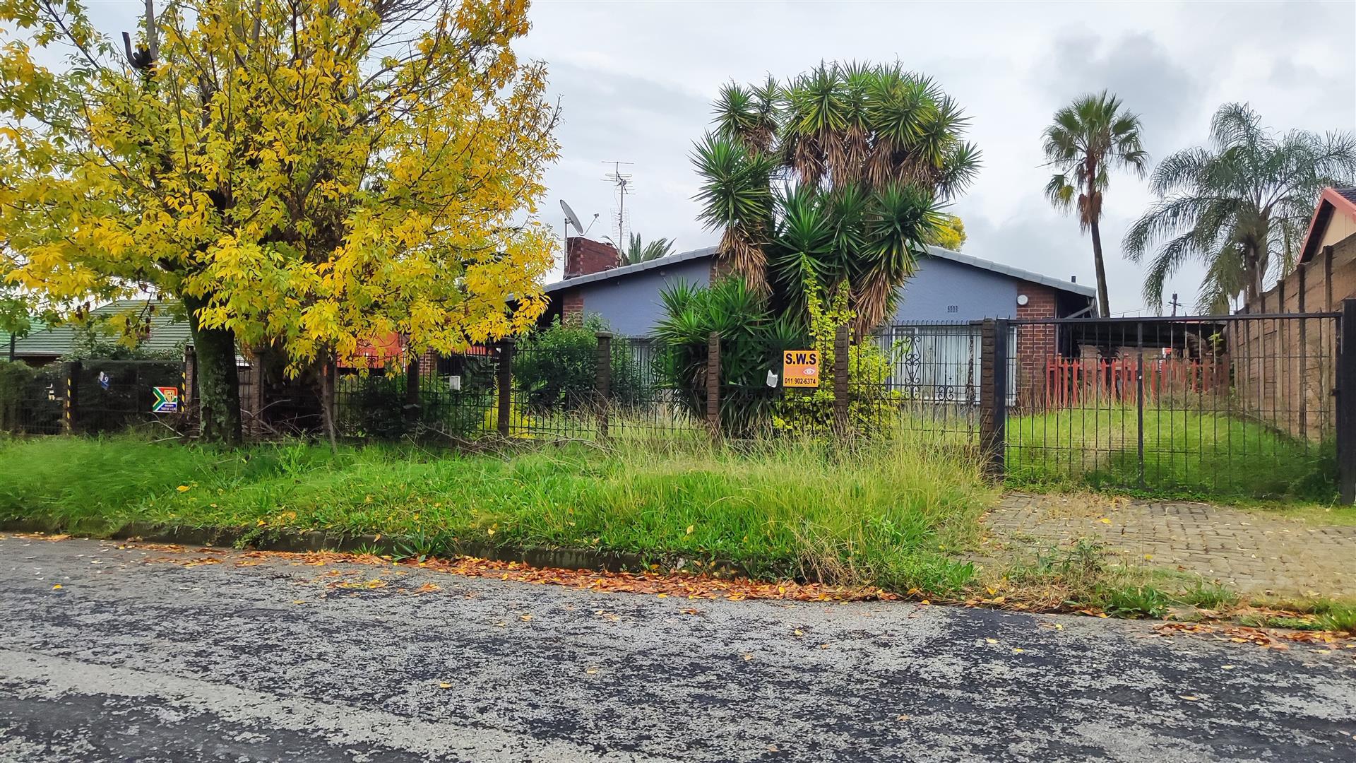 Front View of property in Castleview
