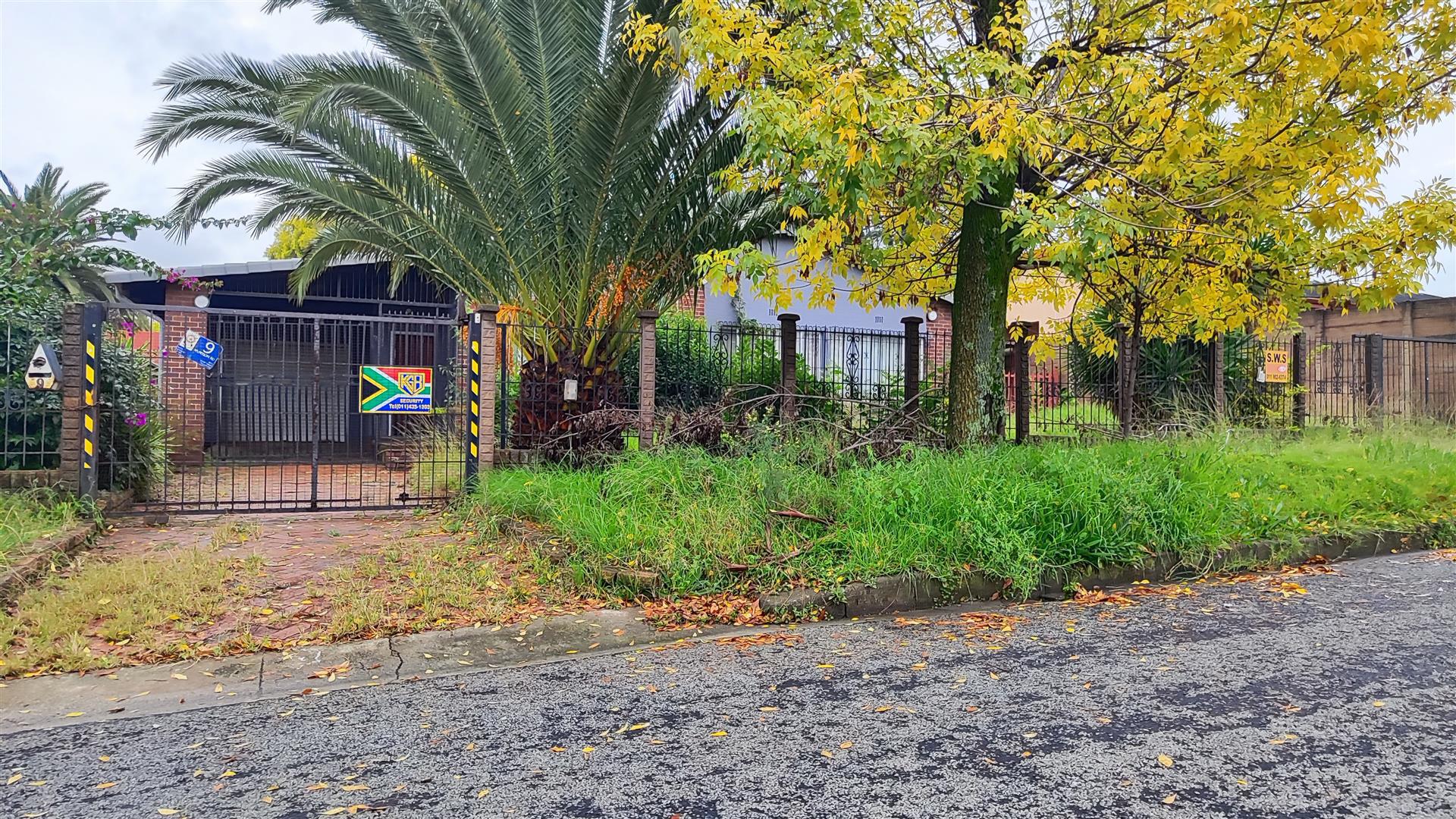 Front View of property in Castleview
