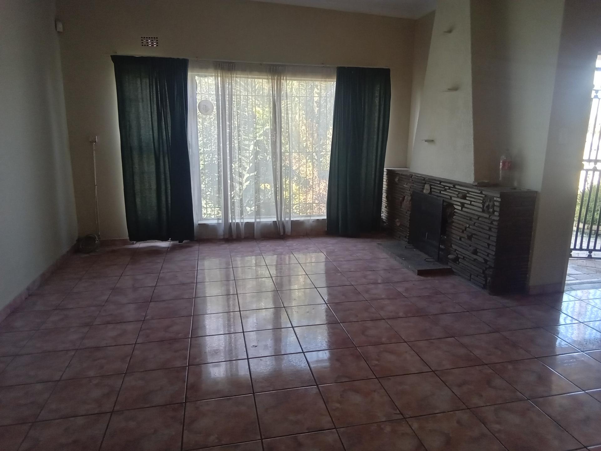 Lounges of property in Castleview