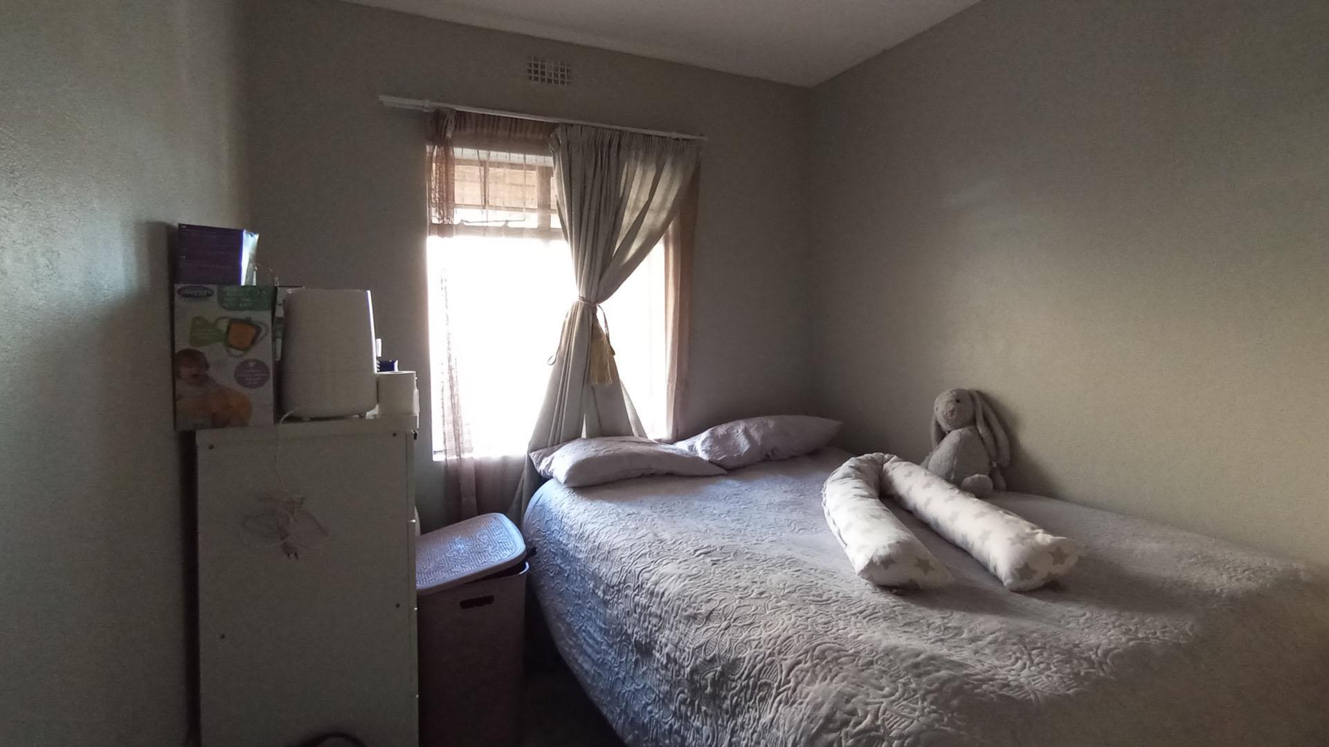 Bed Room 2 - 9 square meters of property in Montana Tuine