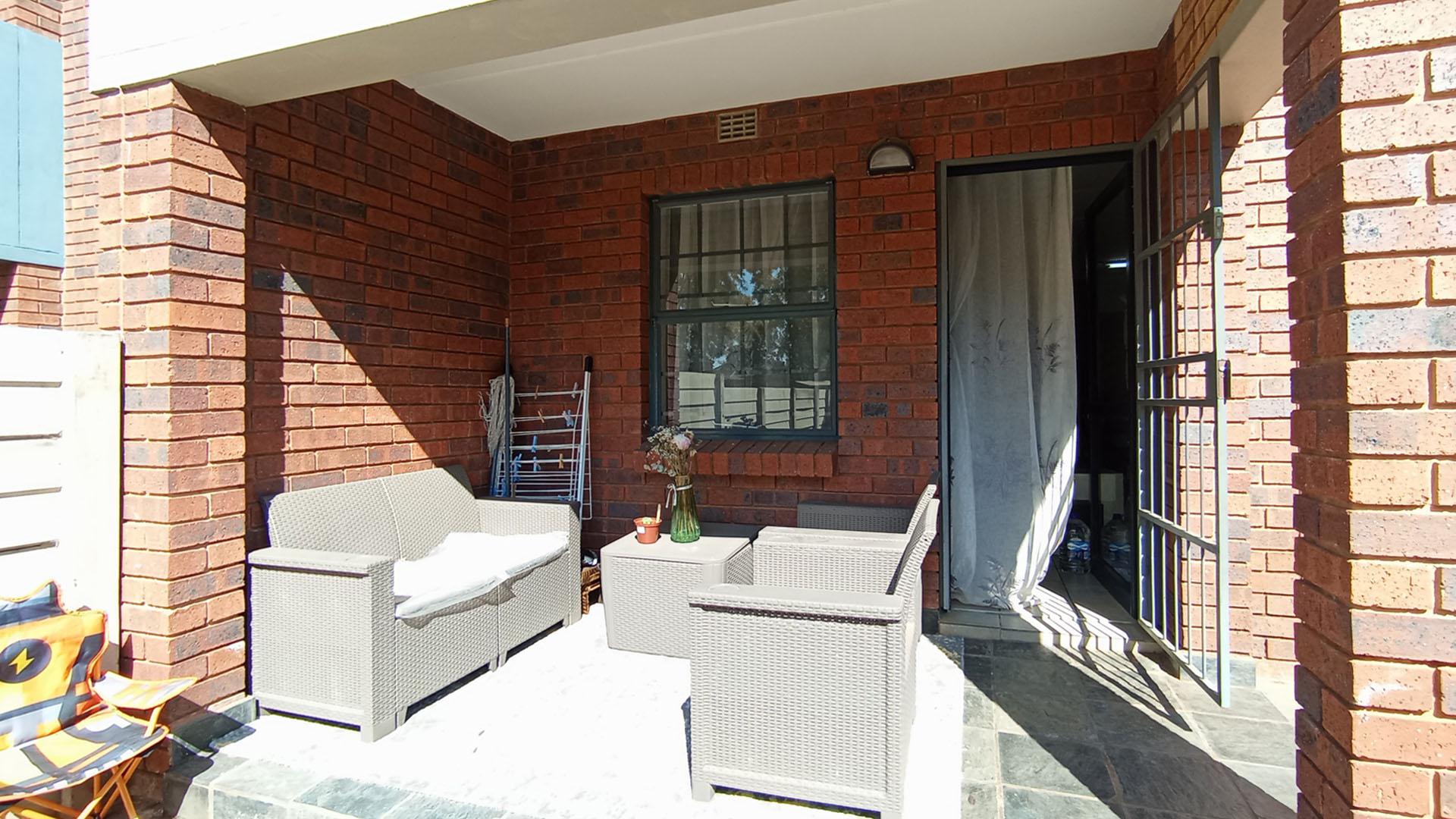 Patio - 6 square meters of property in Montana Tuine