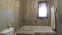 Bathroom 1 - 5 square meters of property in Montana Tuine