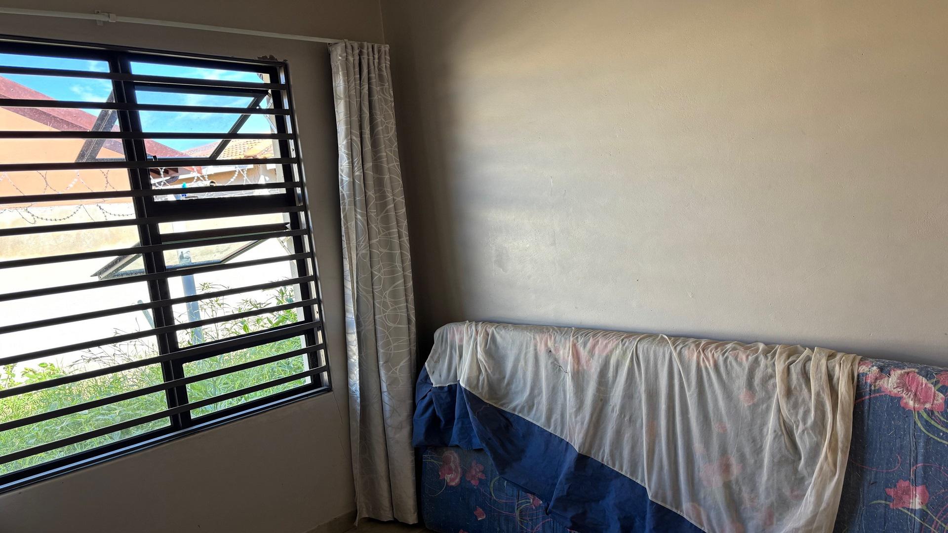 Bed Room 2 of property in Roodepan