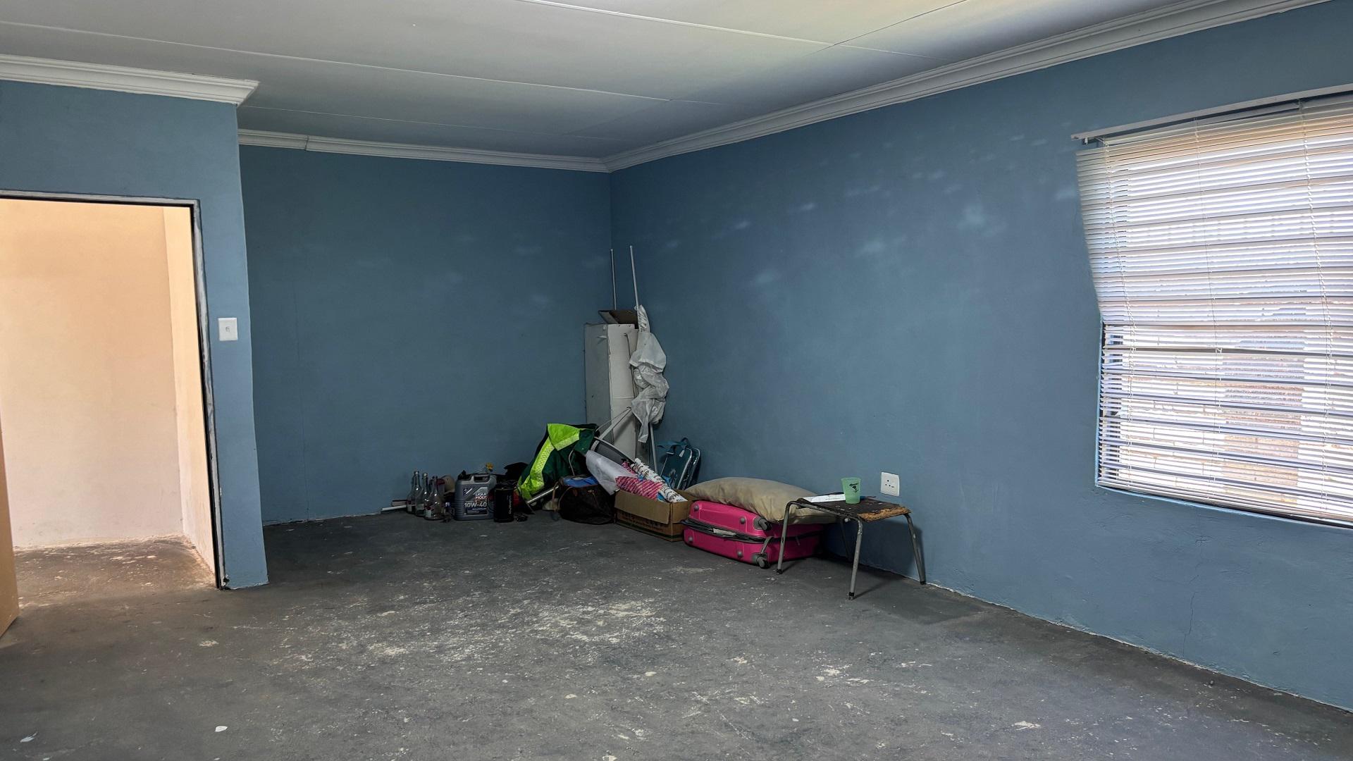 Bed Room 3 of property in Roodepan