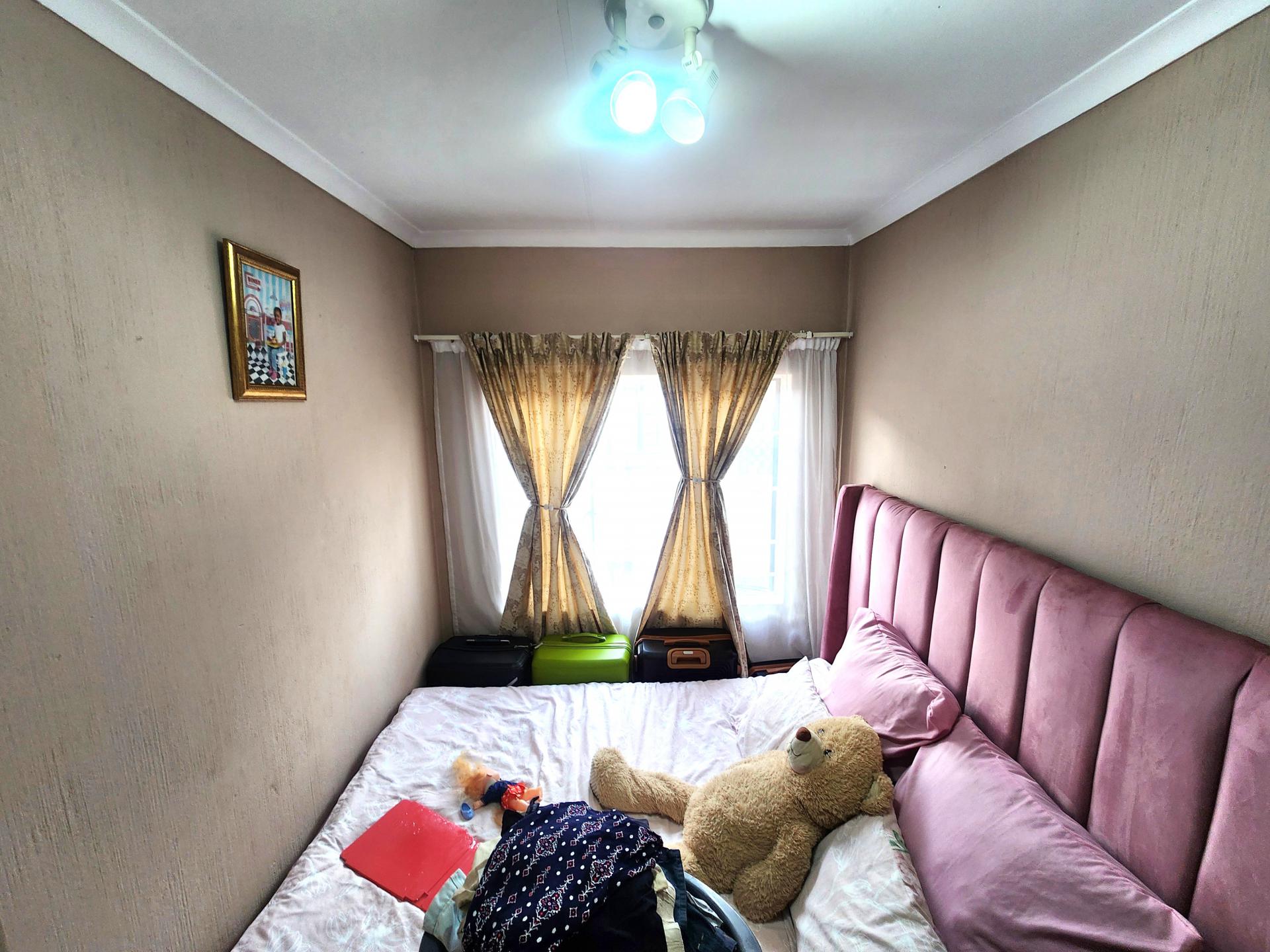  of property in Elspark