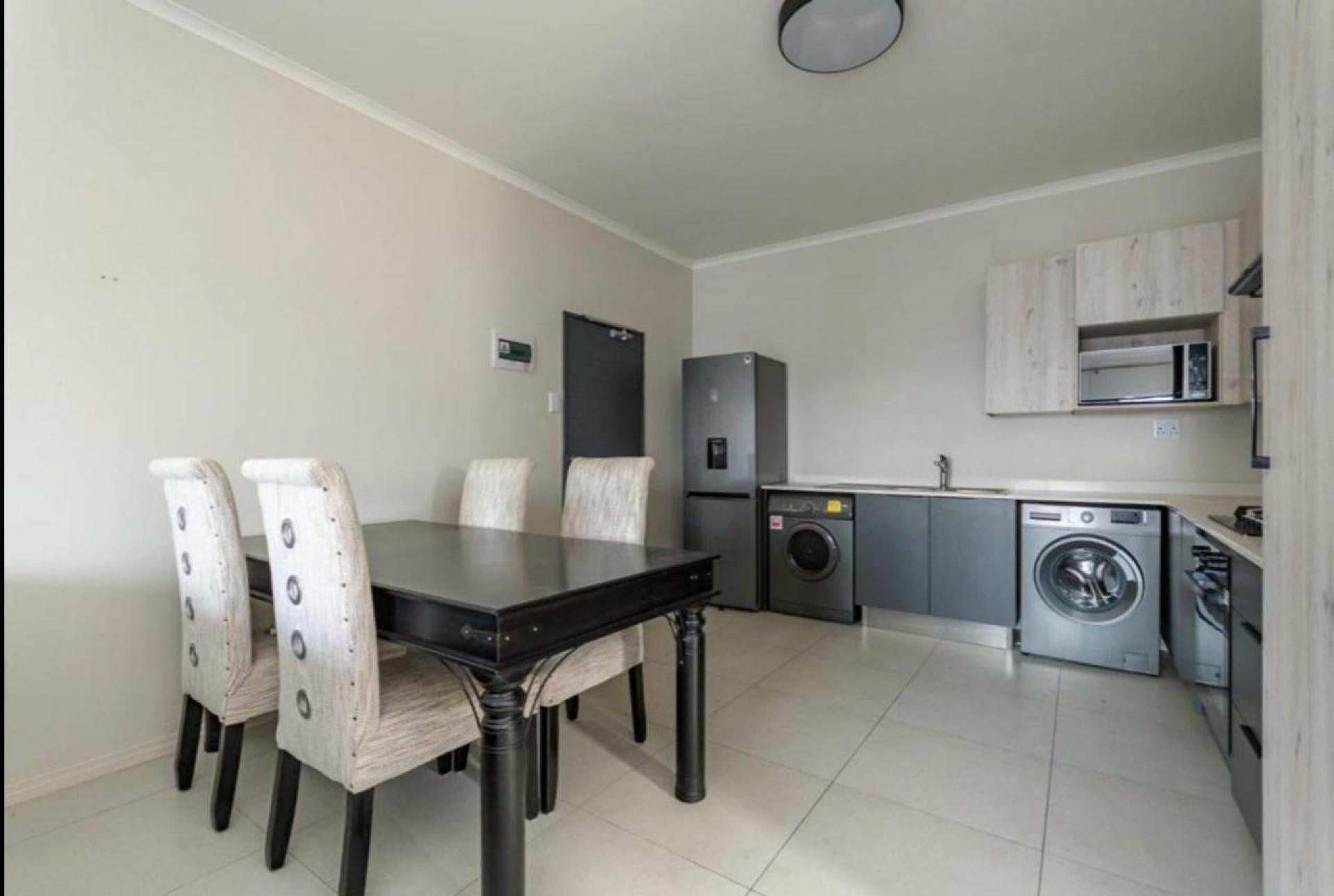 Dining Room of property in Erand Gardens
