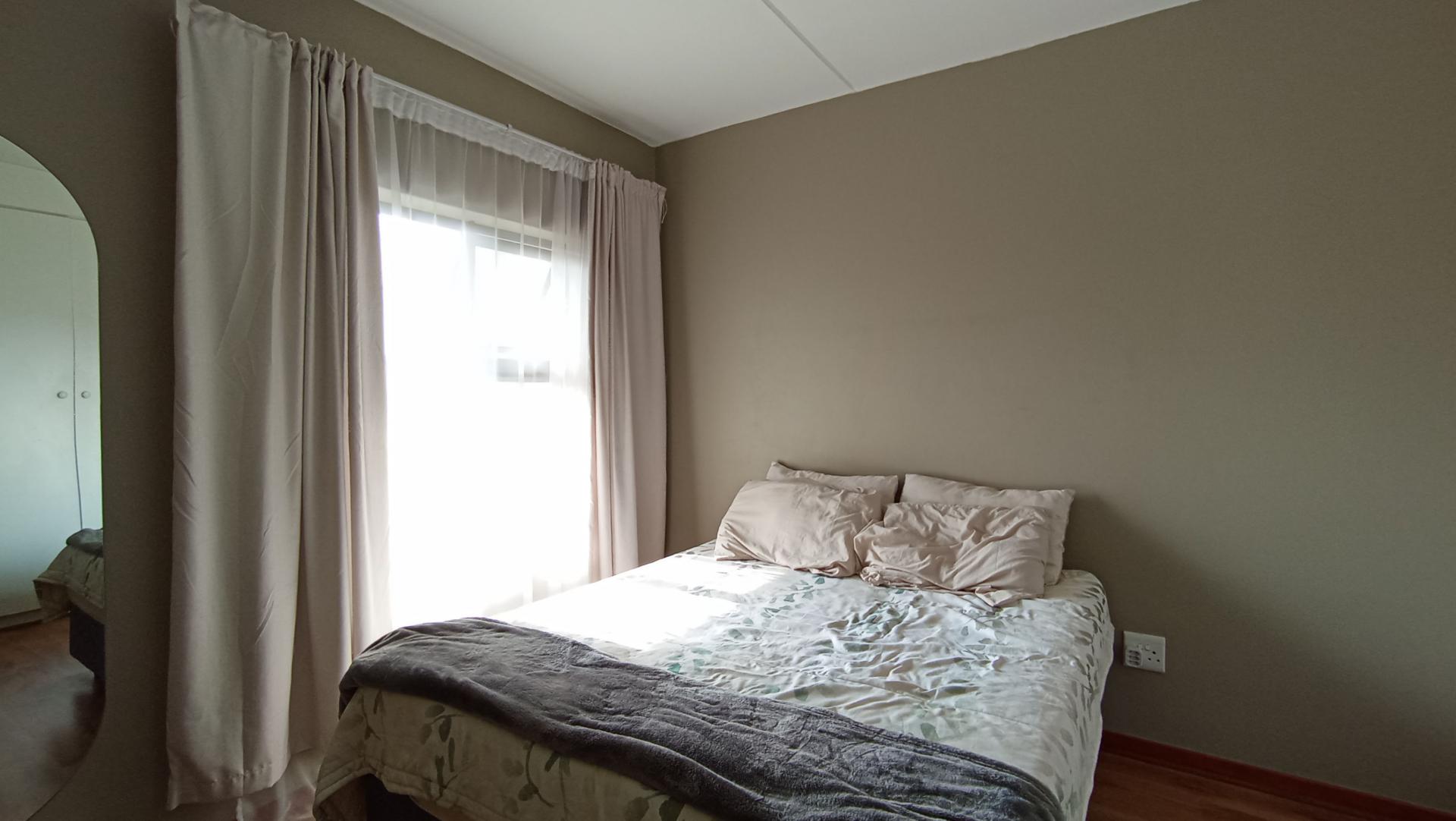 Bed Room 1 - 12 square meters of property in Glen Austin AH (Midrand)