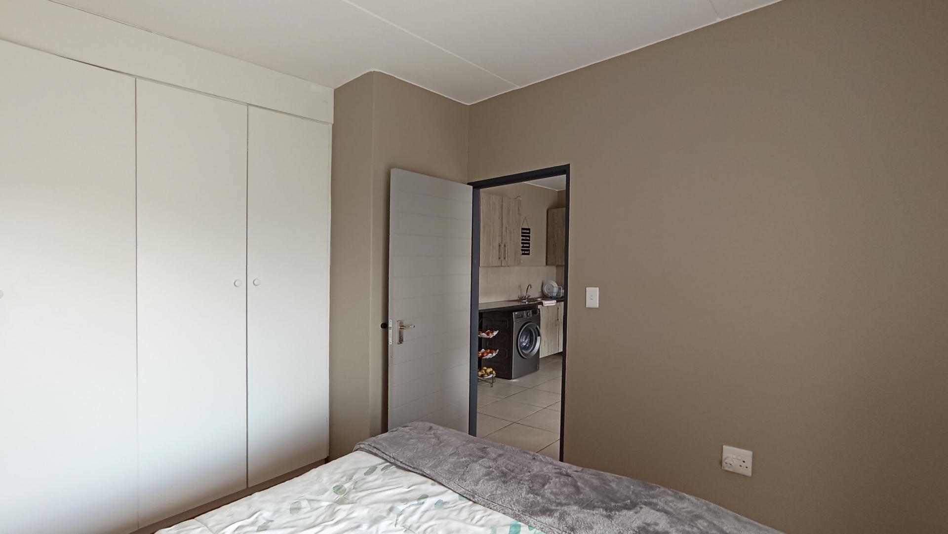 Bed Room 1 - 12 square meters of property in Glen Austin AH (Midrand)