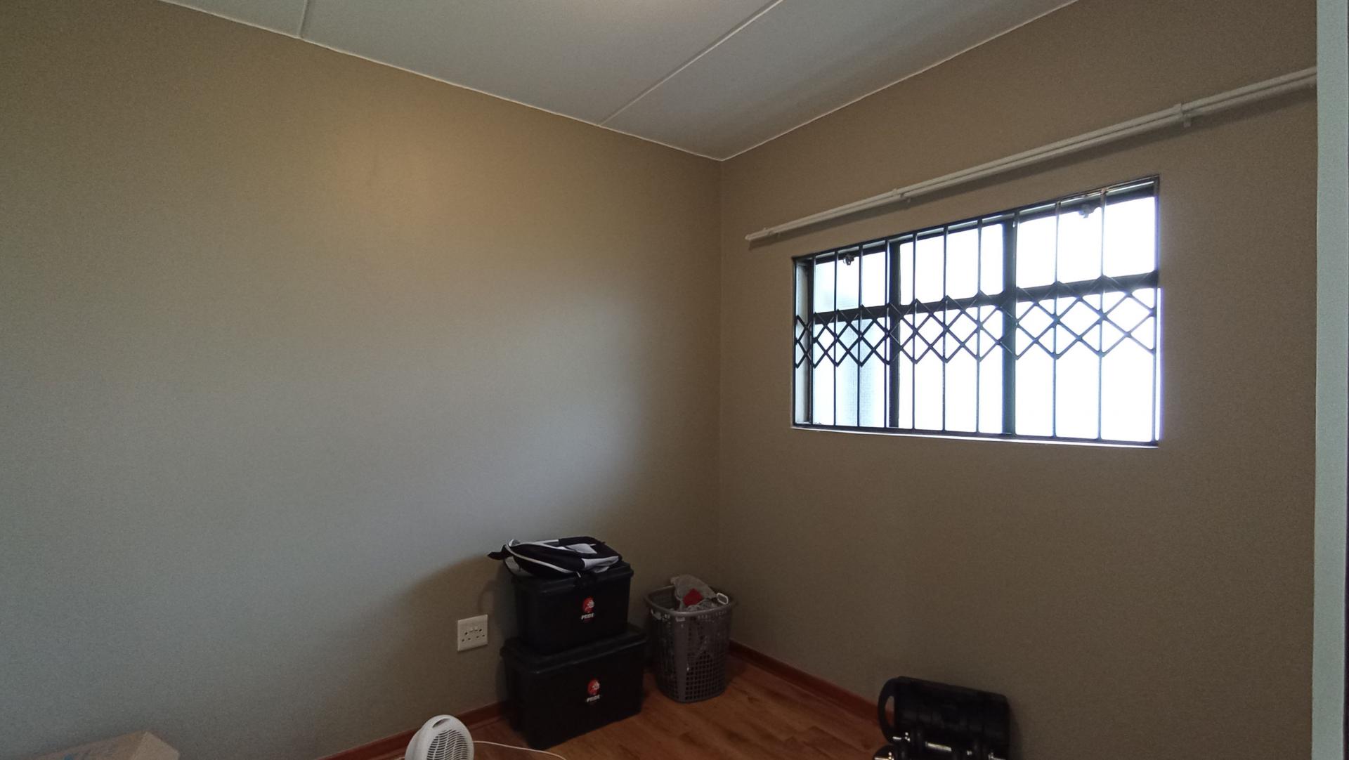 Bed Room 2 - 10 square meters of property in Glen Austin AH (Midrand)