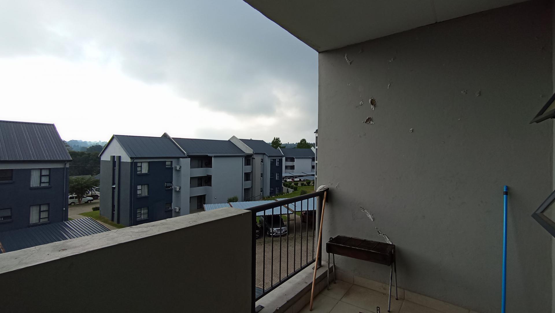 Balcony - 7 square meters of property in Glen Austin AH (Midrand)