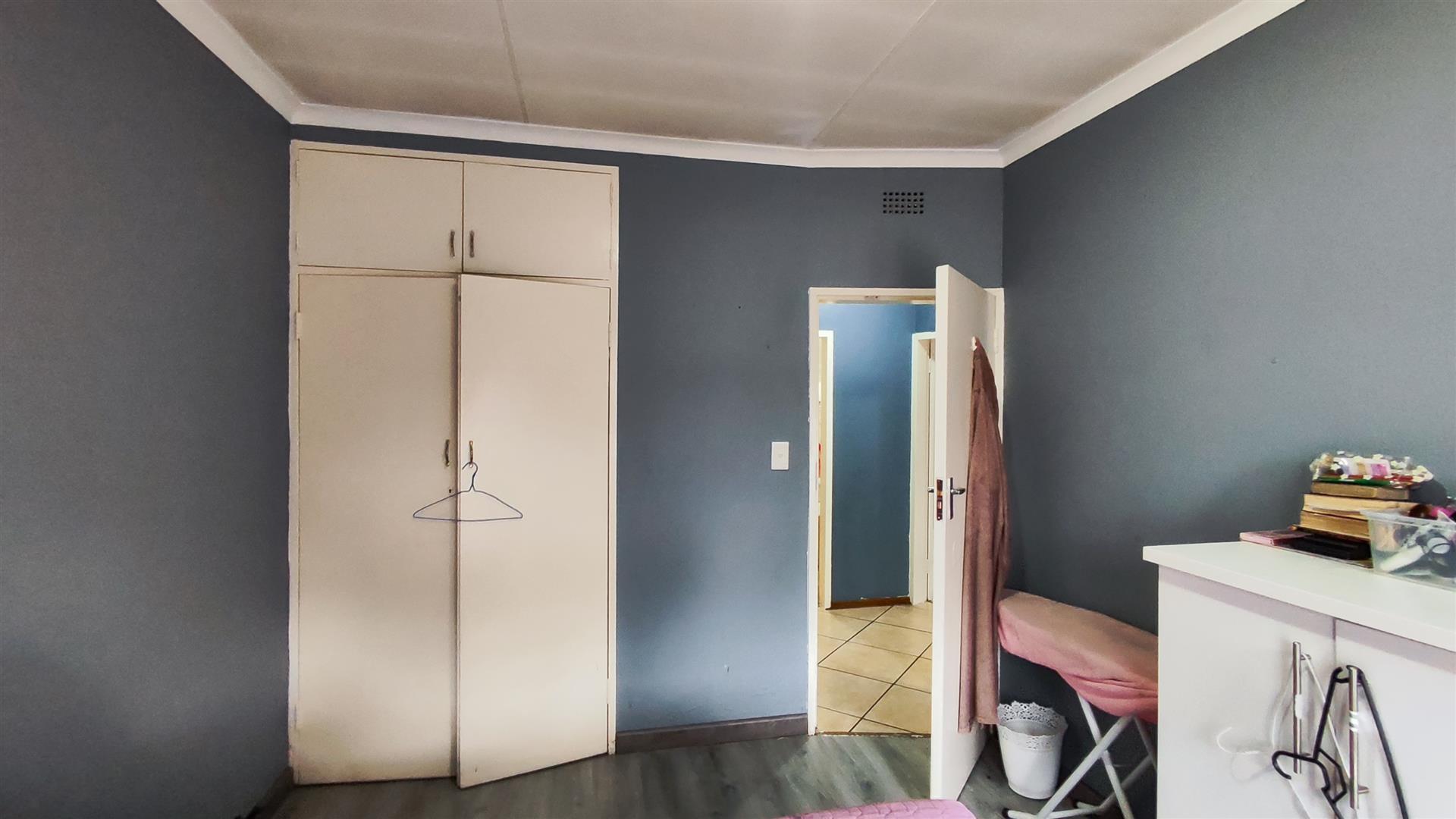 Bed Room 3 - 12 square meters of property in Kempton Park