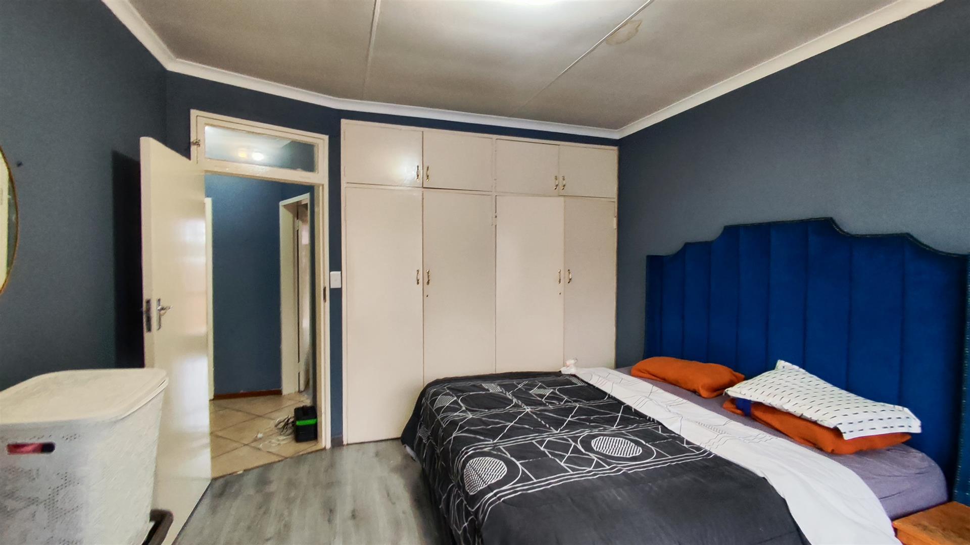 Bed Room 2 - 15 square meters of property in Kempton Park