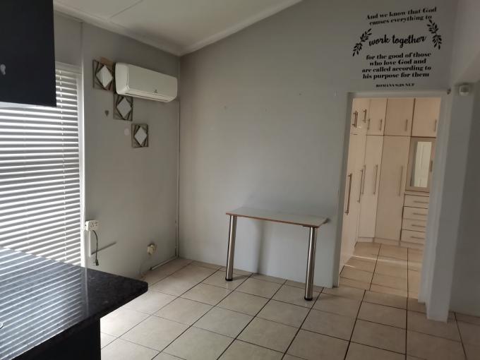 4 Bedroom House to Rent in Newlands West - Property to rent - MR672450