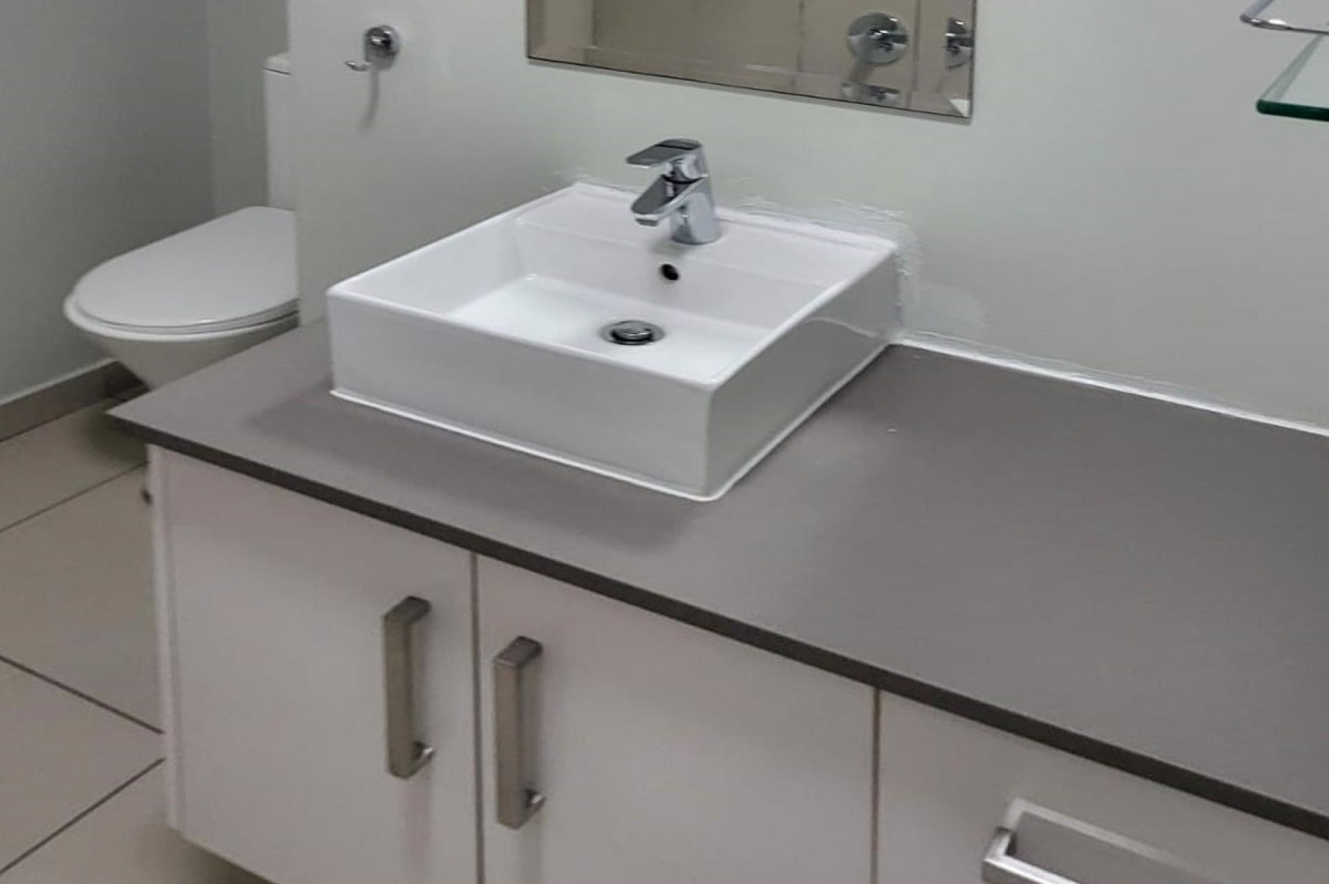 Bathroom 1 of property in North Riding A.H.