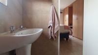 Main Bathroom - 5 square meters of property in Olievenhoutbos