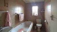 Bathroom 1 - 5 square meters of property in Olievenhoutbos