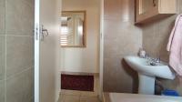 Bathroom 1 - 5 square meters of property in Olievenhoutbos
