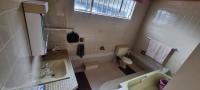 Bathroom 1 of property in Blairgowrie