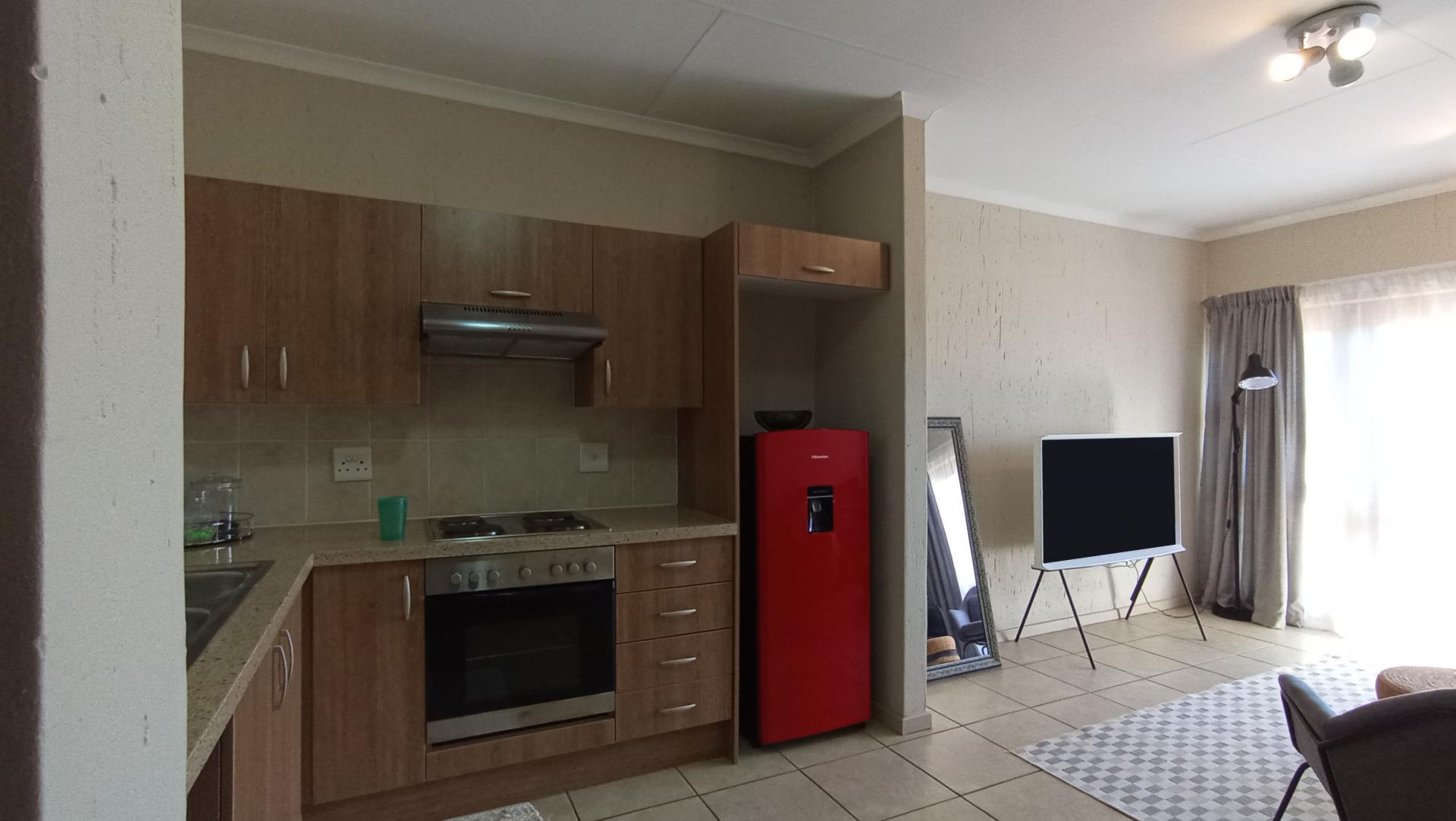 Kitchen - 6 square meters of property in Douglasdale