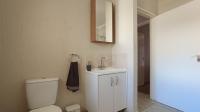 Bathroom 1 - 8 square meters of property in Douglasdale