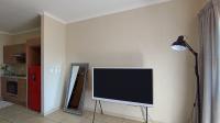 Lounges - 13 square meters of property in Douglasdale