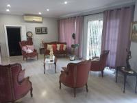  of property in Die Hoewes
