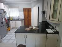  of property in Die Hoewes