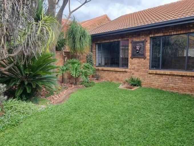 3 Bedroom House for Sale For Sale in Amberfield - MR672514