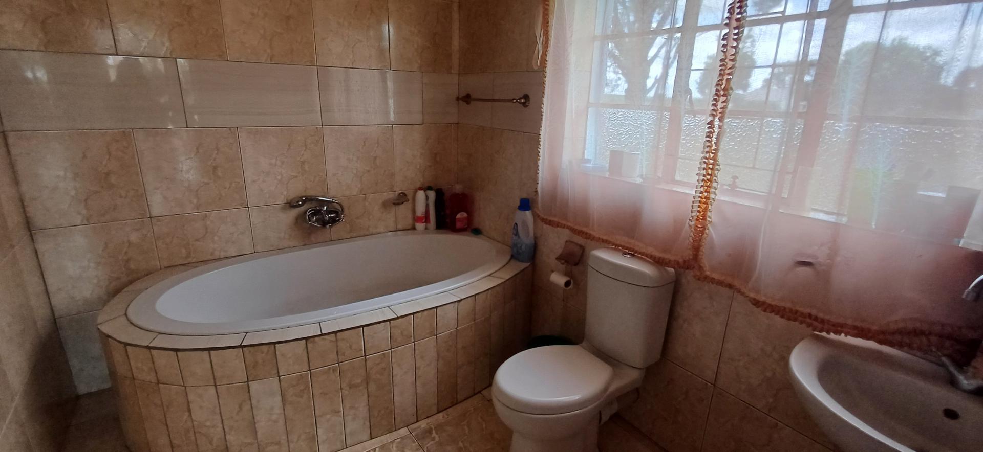 Bathroom 1 of property in Vrede