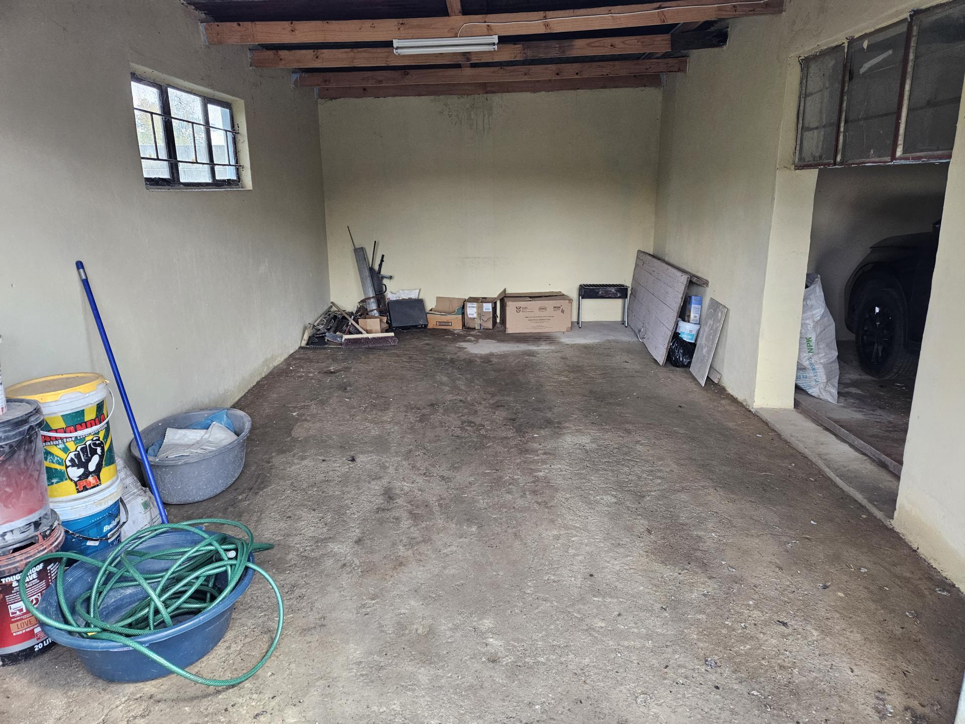 Garage of property in Vrede
