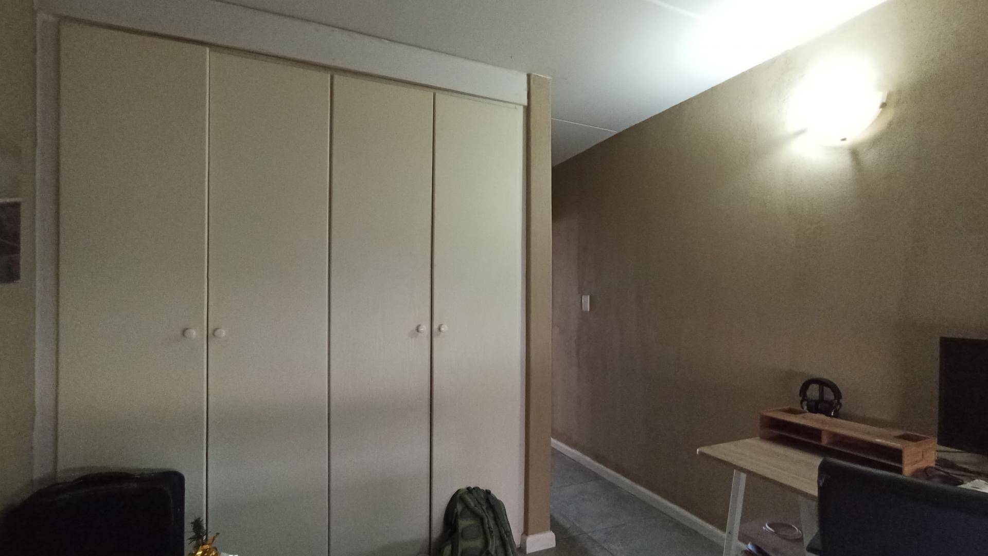 Bed Room 2 - 12 square meters of property in Windsor East