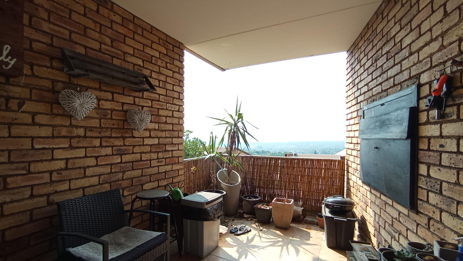 Patio - 12 square meters of property in Windsor East