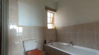 Main Bathroom - 6 square meters of property in Windsor East
