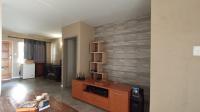 Lounges - 19 square meters of property in Windsor East