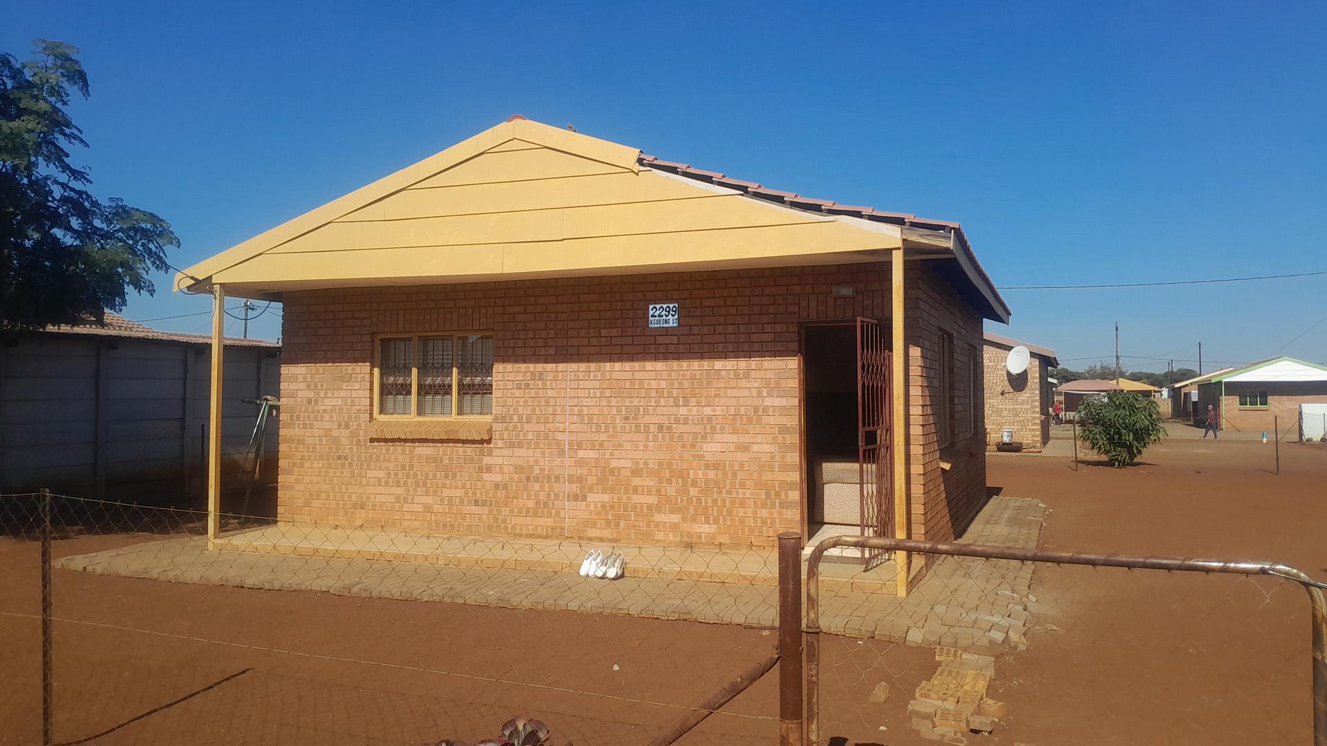 Front View of property in Northam