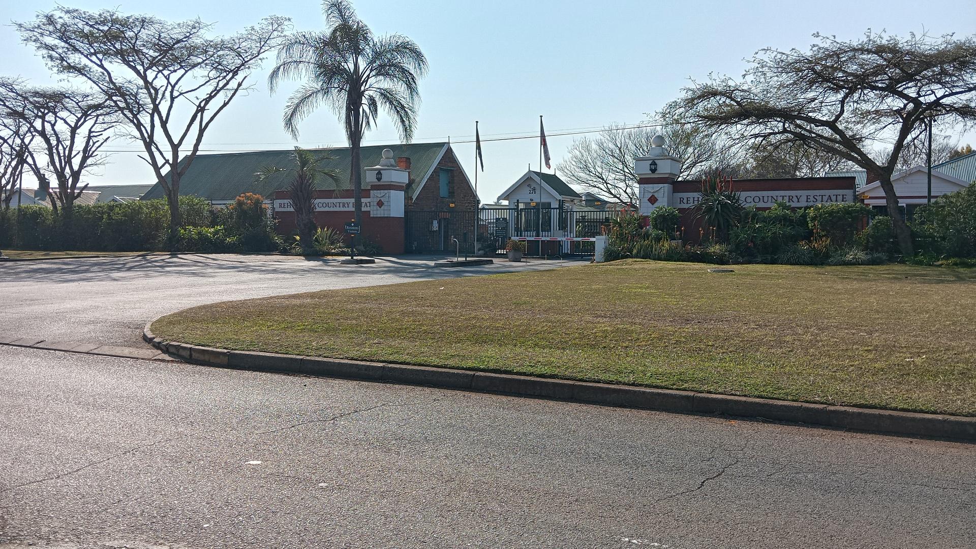 Front View of property in Lincoln Meade