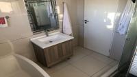 Bathroom 1 of property in Blue Valley Golf Estate