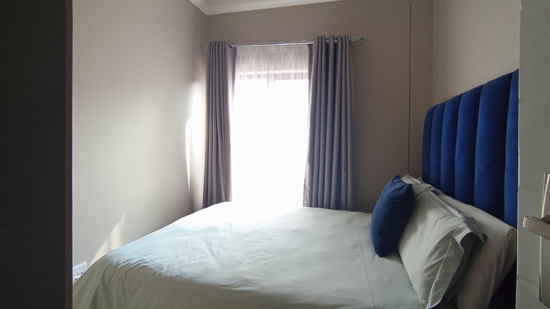 Bed Room 1 - 8 square meters of property in Montana