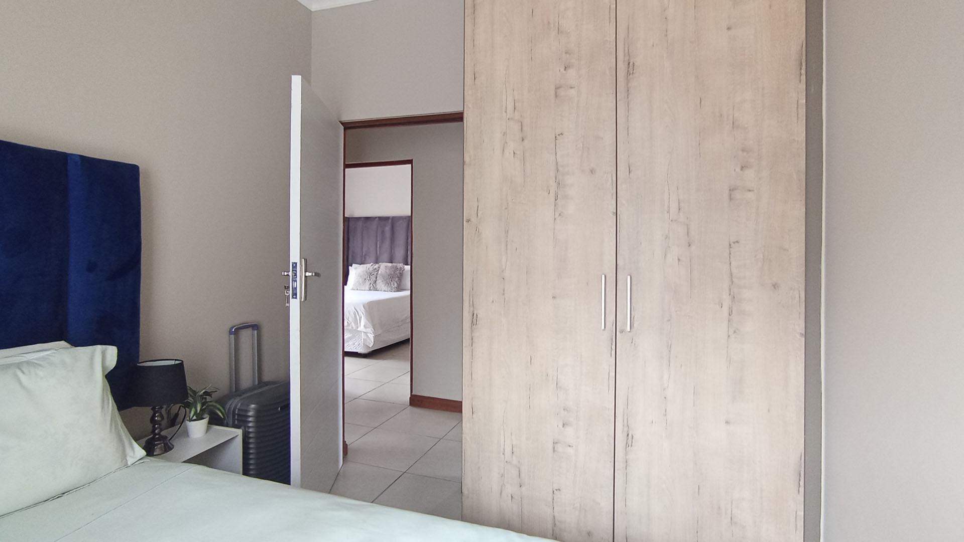 Bed Room 1 - 8 square meters of property in Montana